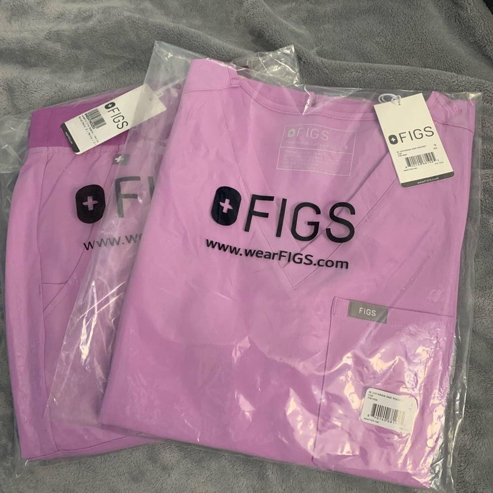 Figs Dusk Scrubs need another set